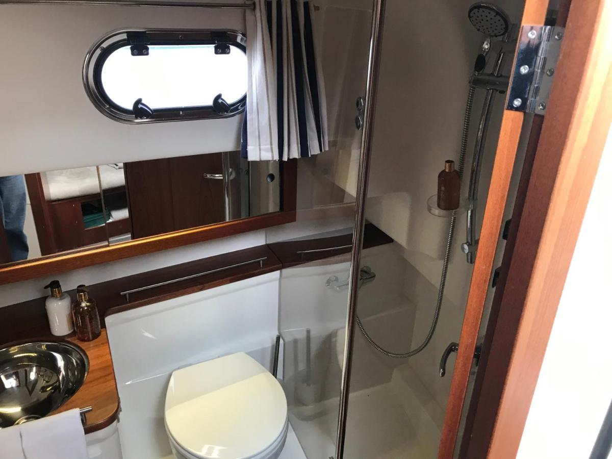 Hotel Adelphi B A Delightful 6 Berth Boat Lymington Exterior foto