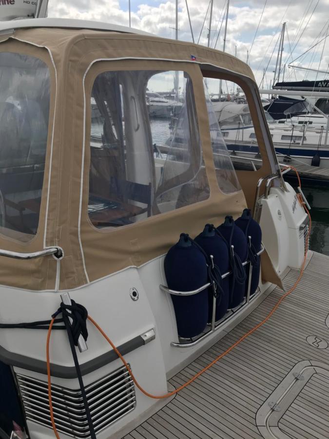Hotel Adelphi B A Delightful 6 Berth Boat Lymington Exterior foto