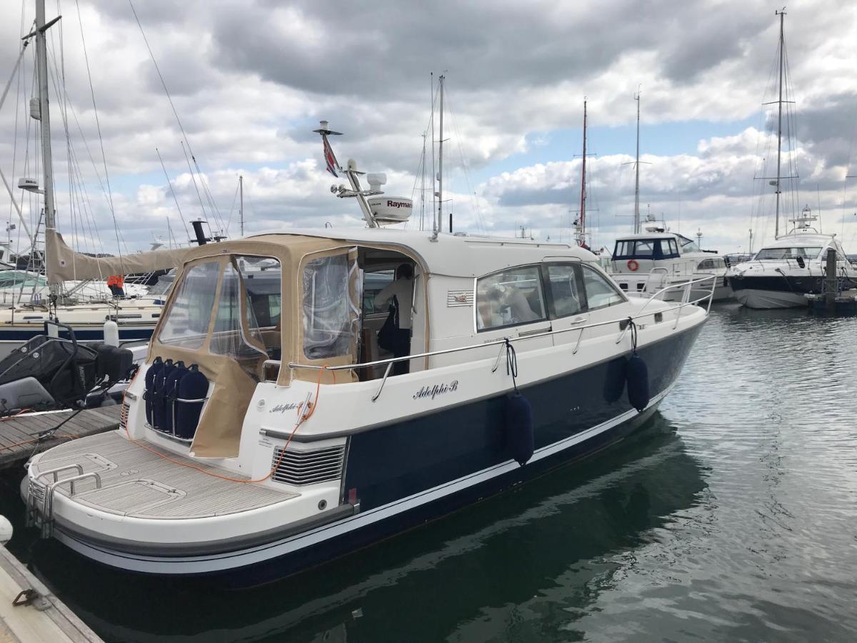 Hotel Adelphi B A Delightful 6 Berth Boat Lymington Exterior foto